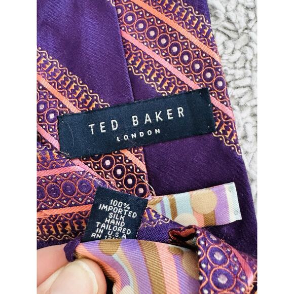 EUC TED BAKER LONDON 100% IMPORTED SILK MENS TIE STRIPED PURPLE PINK - Picture 5 of 5